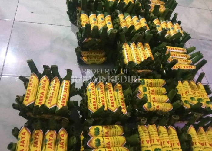 LEZAT: Gethuk pisang kreasi Sadiran, warga asli Desa Keniten, Kecamatan Mojo laku keras di pasaran.