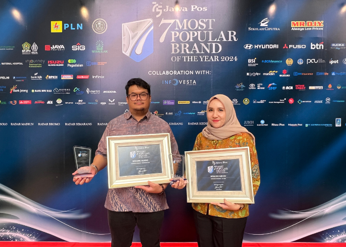 Wuling Meraih Dua Penghargaan dalam ajang Jawa Pos 7 Most Popular Brand Of The Year 2024. Wuling Almaz dinobatkan sebagai mobil penumpang terpopuler dan Air EV sebagai kendaraan listrik&nbsp;paling&nbsp;populer