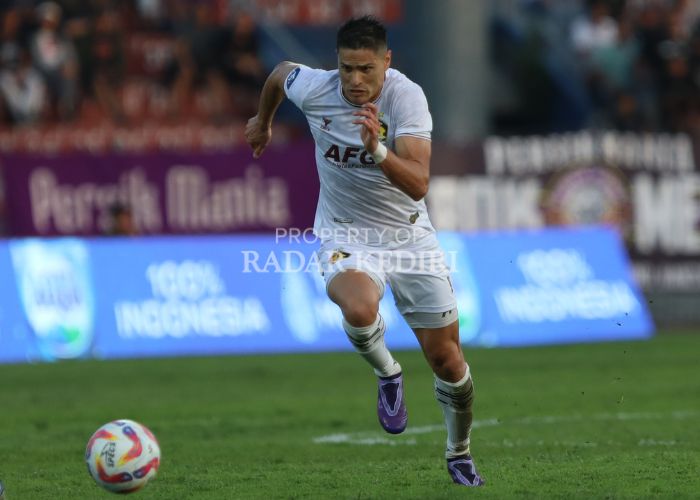 JURU GEDOR: Striker Persik Kediri Ramiro Fergonzi sedang on fire.