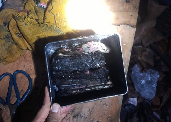 GOSONG: Uang Rp 60 juta milik lansia asal Desa Bedali, Ngancar dilalap si jago merah.