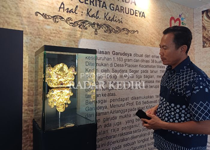 BERSEJARAH: Perhiasan Garudeya yang terbuat dari emas 22 karat seberat 1.163 gram ikut dipamerkan di acara Exhibition Museum di Taman Sekartaji, Mojoroto, Kota Kediri.