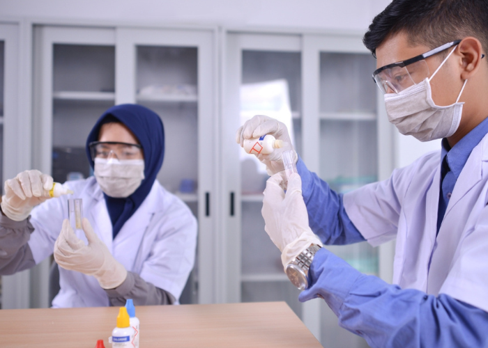 IIK Bhakti Wiyata Kediri secara resmi membuka pendaftaran mahasiswa baru Prodi S2 Kesehatan Masyarakat mulai hari ini