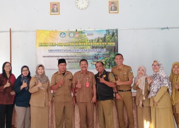 SOLID BERDAYA: Tim Dosen UNP Kediri bersama perangkat Desa Tempurejo, Wates, Kab Kediri, Sekretaris Camat, dan SKPD terkait yaitu Dinas Pariwisata, Dinas Pertanian, Dinas Perternakan, Dinas PUPR, dan