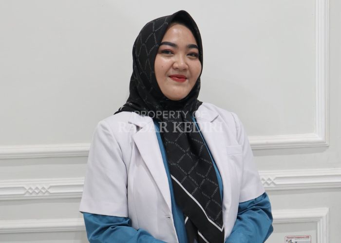 INSPIRATIF: Novinda Cahya Ristha Damayanti, dokter kecantikan berprestasi di Kediri.