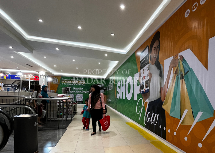 SEPI: Beberapa stan di Kediri Mall yang tutup.