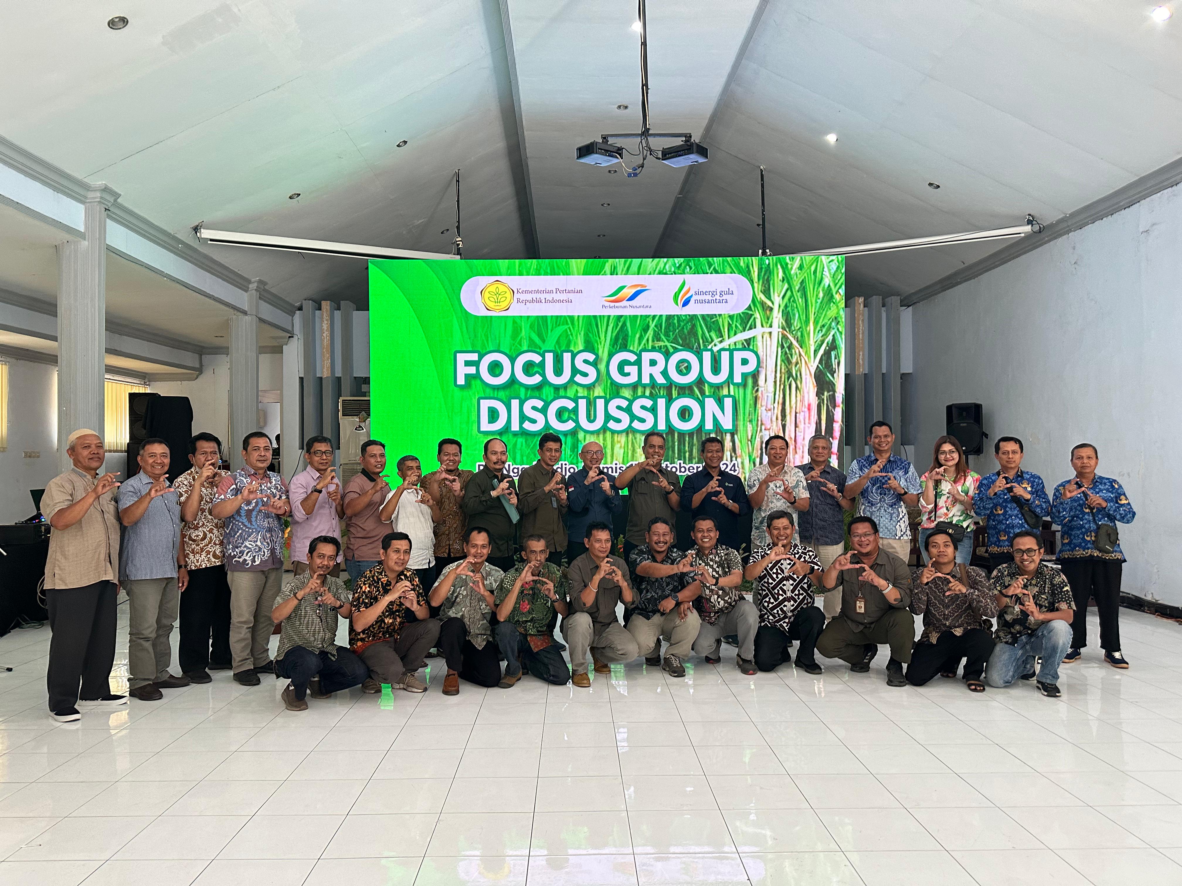 PRODUKTIF: Focus Group Discussion digelar di PG Ngadiredjo dengan dihadiri tamu-tamu penting.