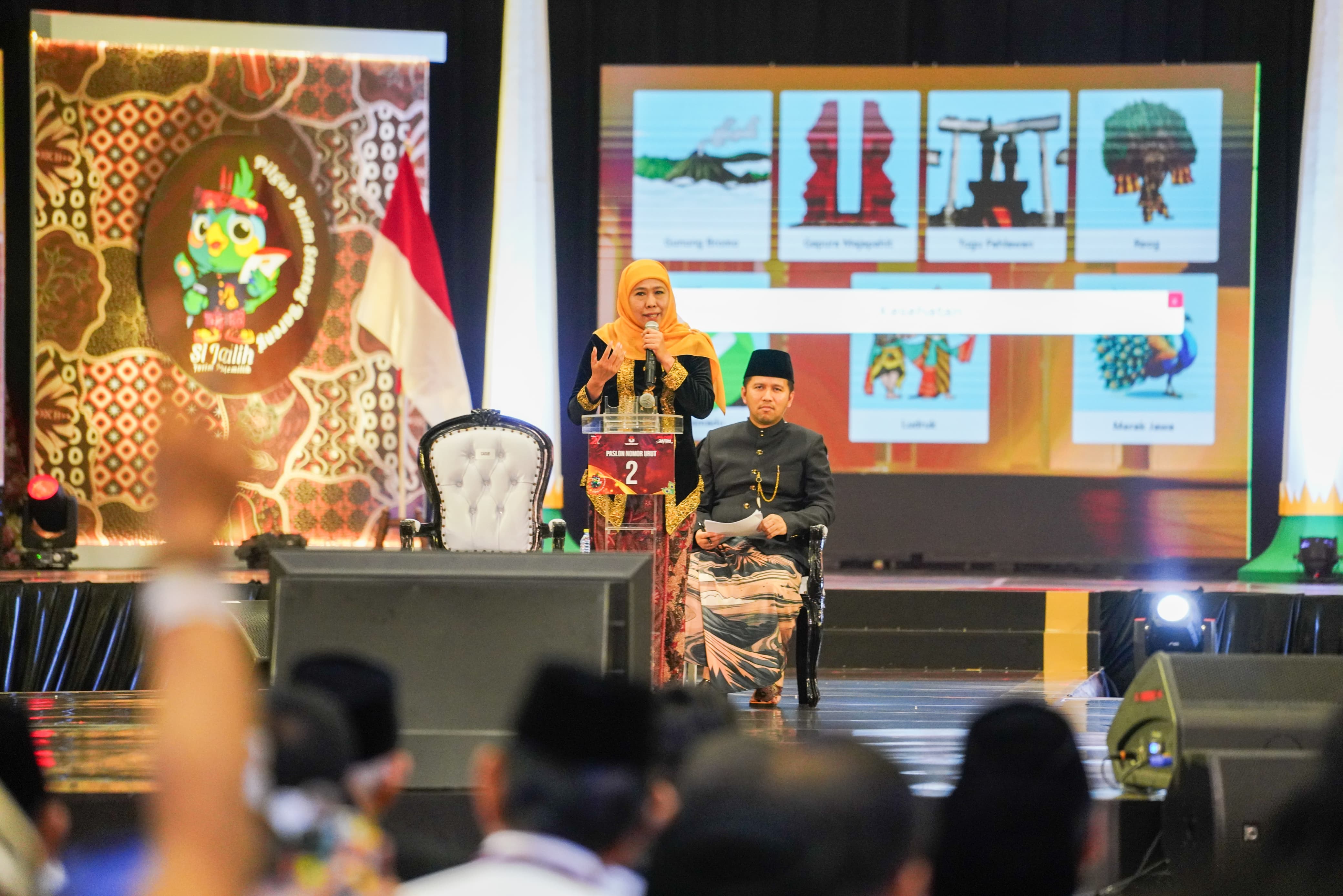 Cagub Jatim Khofifah Indar Parawansa mendapatkan prestasi di periode pertama sebagai gubernur.