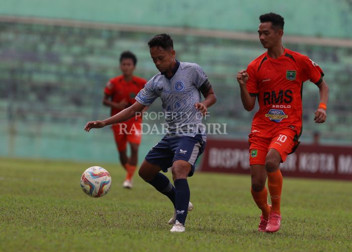 TURUN KASTA: Eka Sama Adi saat membela Persedikab Kediri di Liga 3.