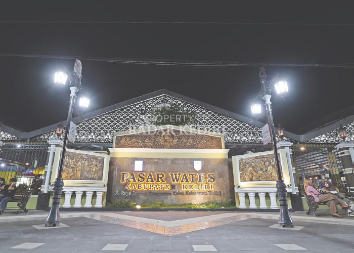Pasar Wates malam hari