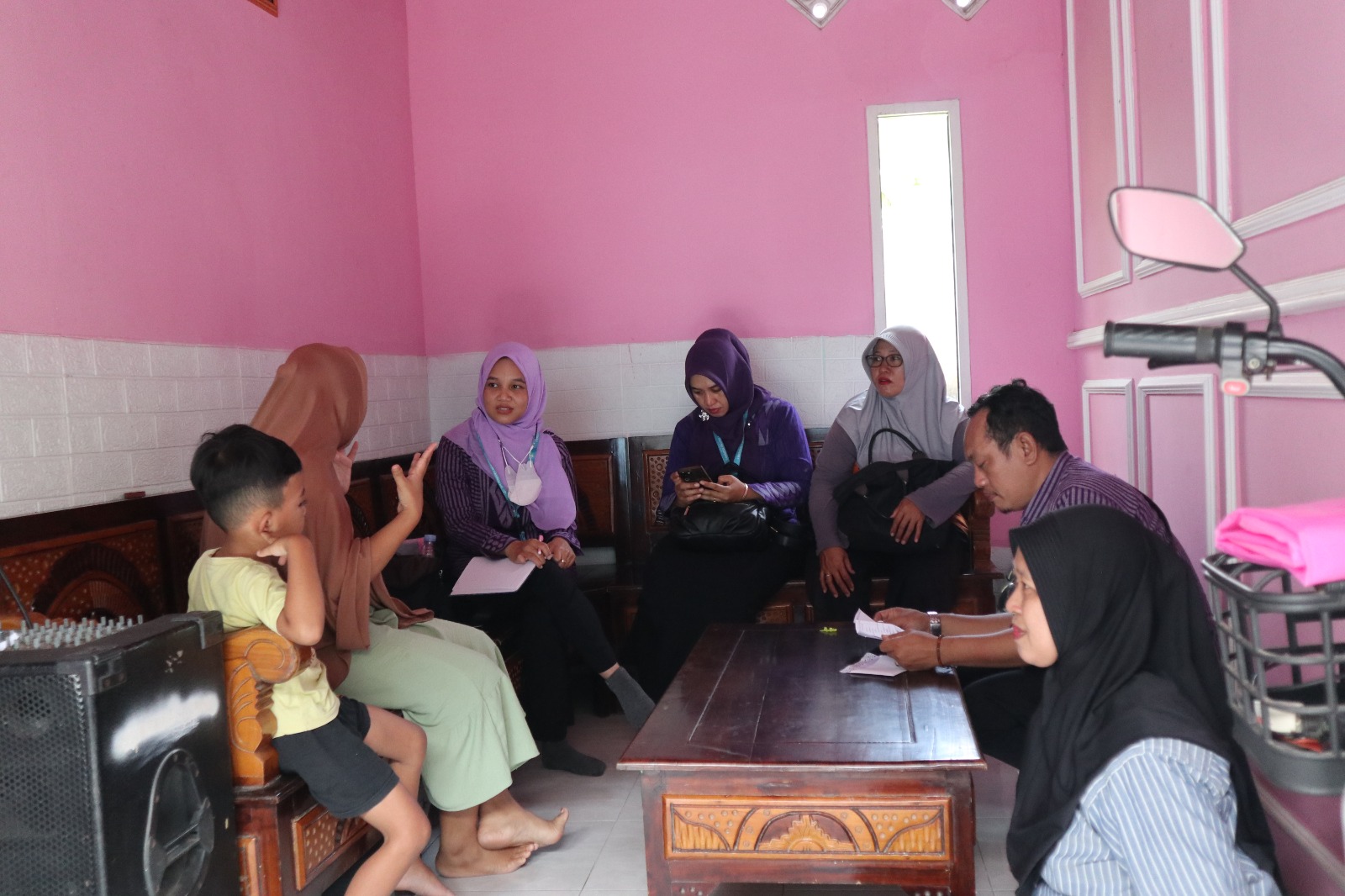 Surveilans di Kota Kediri melakukan pendataan.