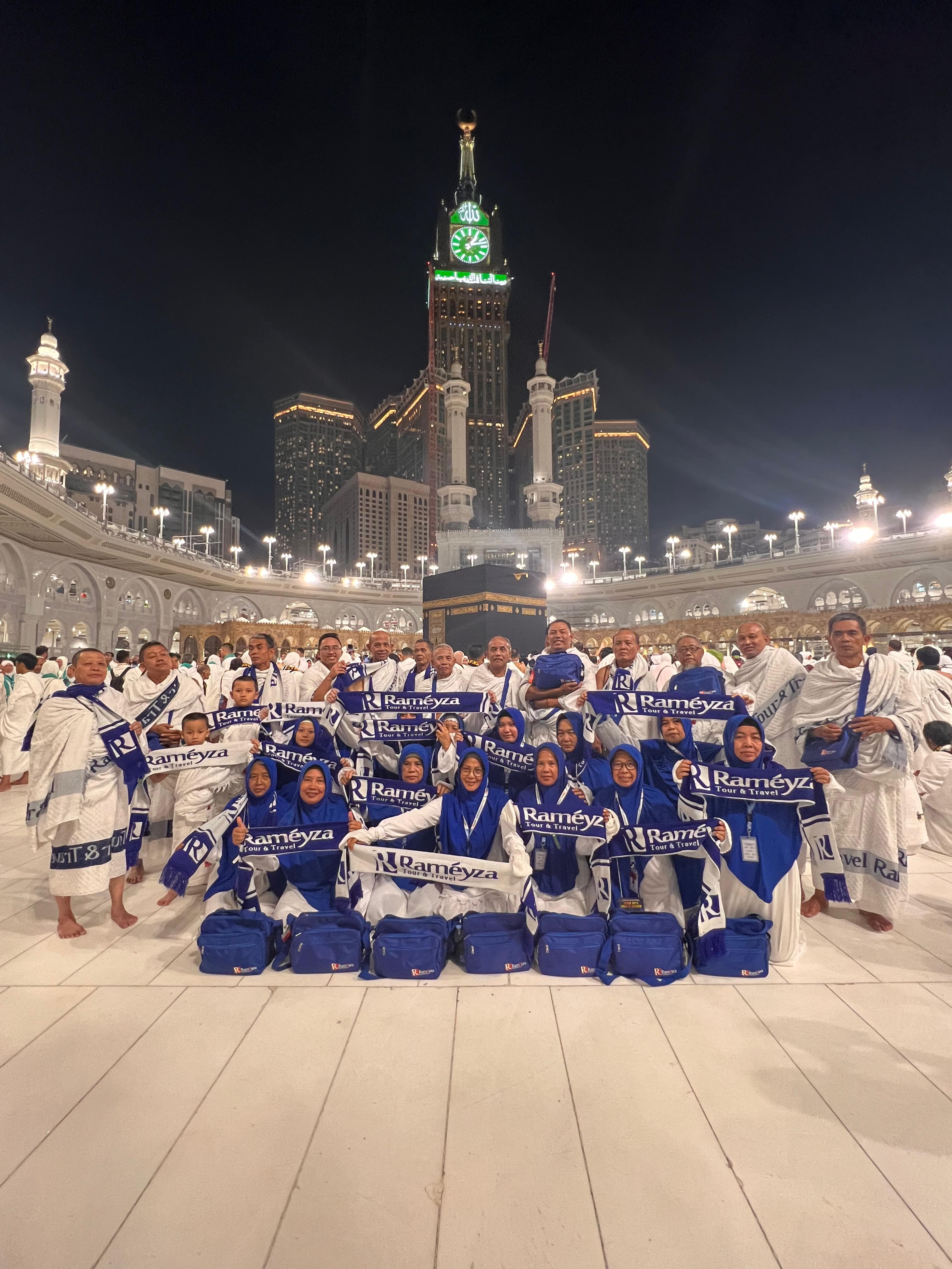 TAMU ALLAH: Jemaah Rameyza saat berada di Makkah.