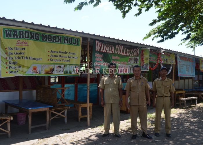 Lapak berjualan di Desa Sumberejo