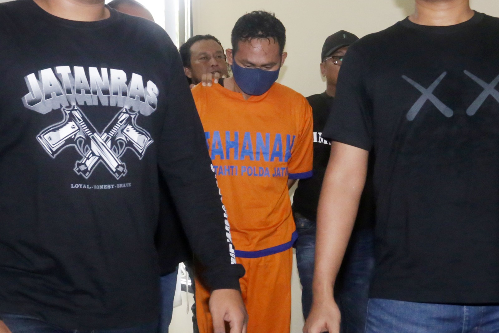 Keji : Rochmad Tri Hartanto alias Anto atau Antok, 32, bunuh Uswatun Hasanah, 30, hingga beberapa bagian dipotong.