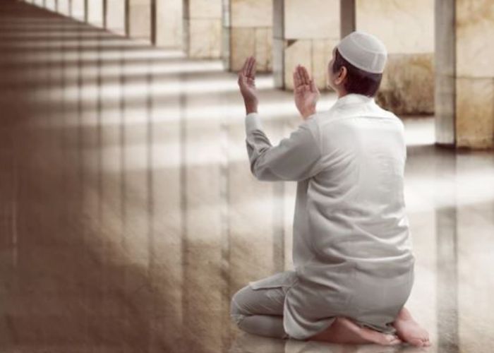 Malam Nisfu Syaban dianjurkan untuk banyak beribadah.