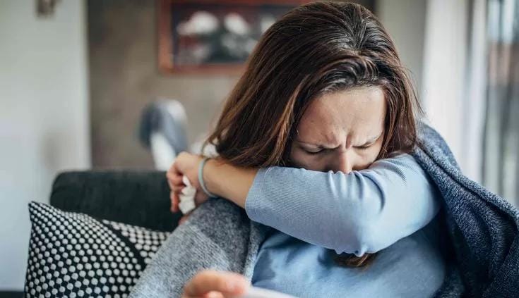 Ilustrasi orang bersin-bersin.