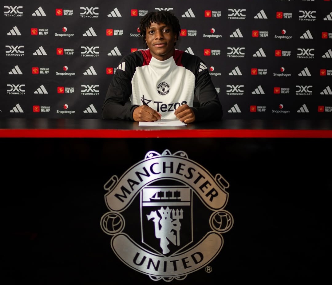 RESMI: Patrick Dorgu menandatangani kontrak bersama Manchester United.