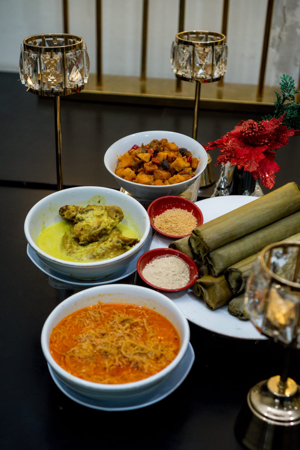 Menu lontong Cap Go Meh di Mirasa 2.
