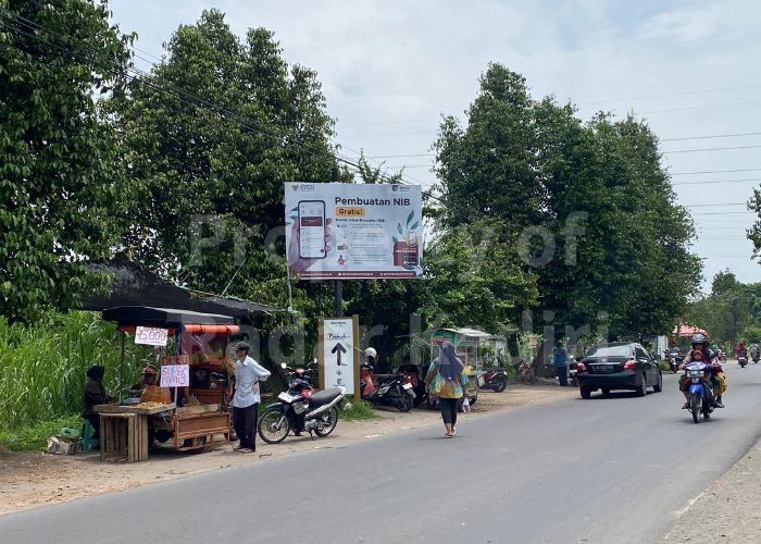 BIKIN RESAH PEDAGANG PASAR NGADILUWIH: Nekat buka lapak di luar relokasi .