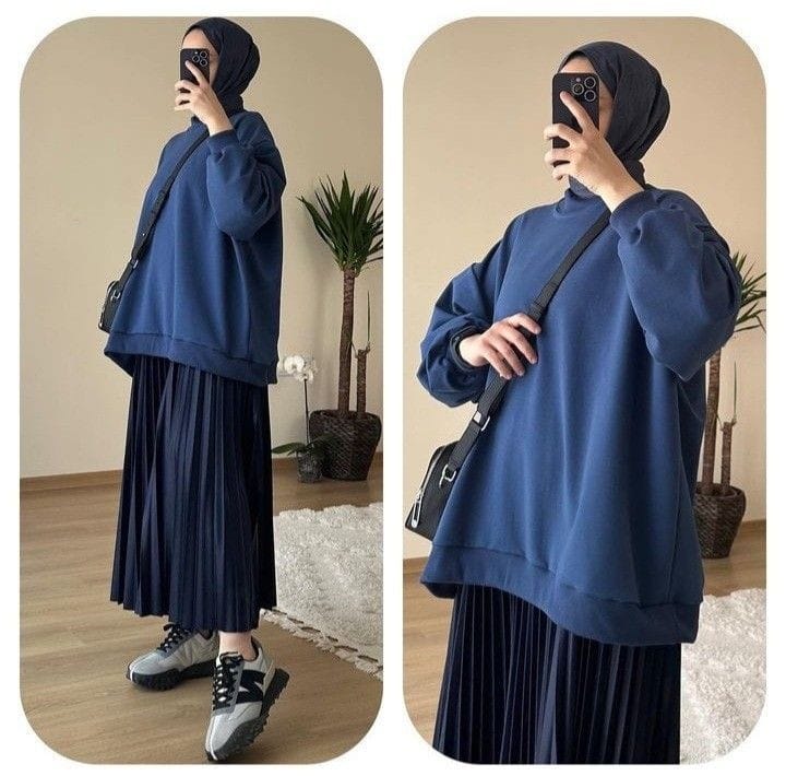 OOTD dengan fashion look rok plisket dan sweater Oversize.