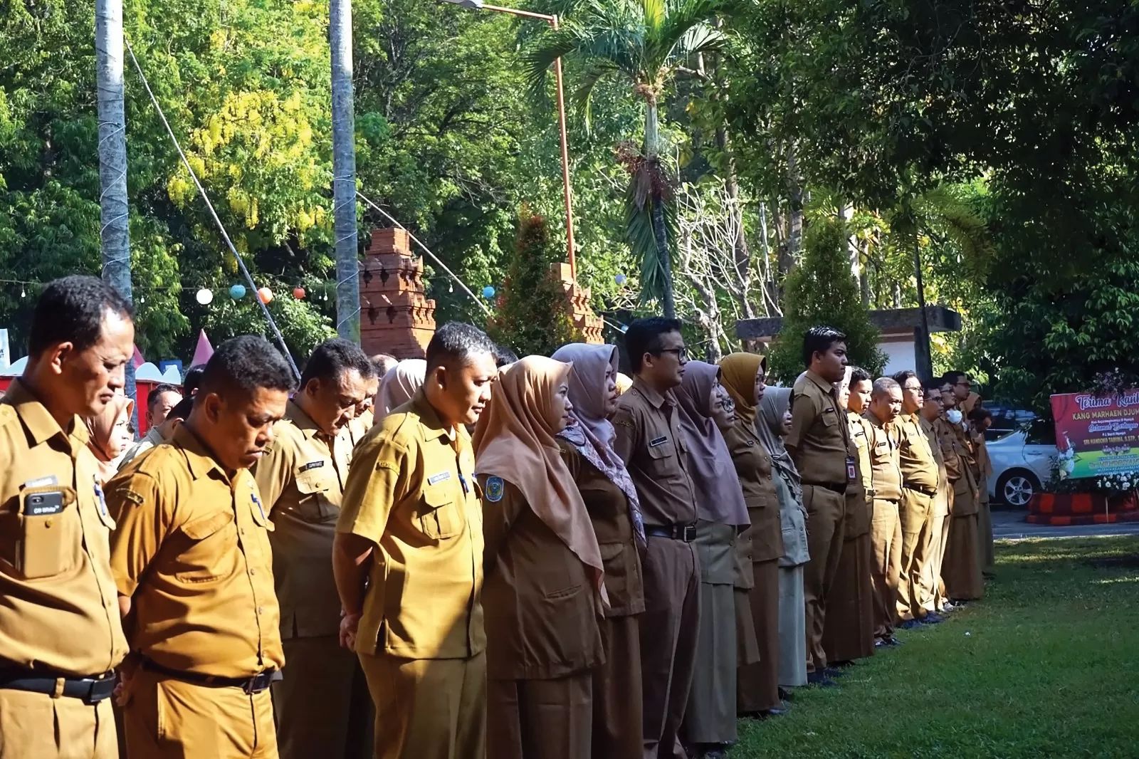 Gaji ke-13 ASN diberikan untuk membantu kebutuhan ASN untuk keperluan ajaran baru sekolah anaknya.