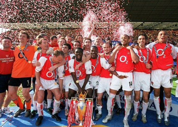 Arsenal di musim 2004 yang tidak terkalahkan selama 49 pertandingan.