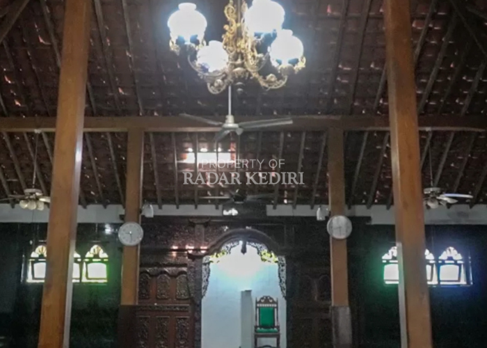 Masjid Al-Alawi di Banjarmlati, Kota Kediri yang berdiri sejak abad ke-17.
