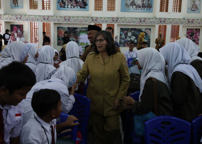 PENDIDIKAN: Pj Wali Kota Kediri Zanariah saat menyapa pelajar Kota Kediri.