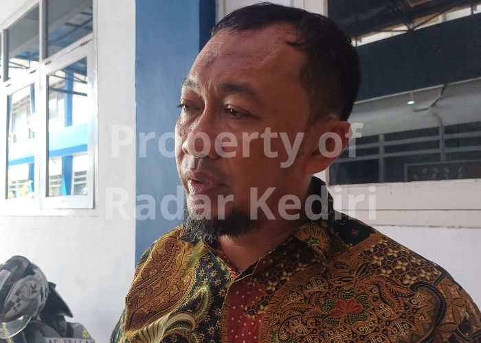 TEGAS: Ketua Komisi A Ayub Wahyu Hidayatullah menyoroti maraknya pengemis di Kota Kediri. Desak Dinsos selesaikan akar masalah yaitu kemiskinan.