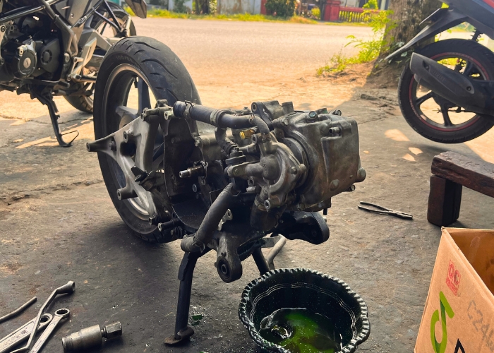 Proses turun mesin pada motor dikarenakan mesin kasar.