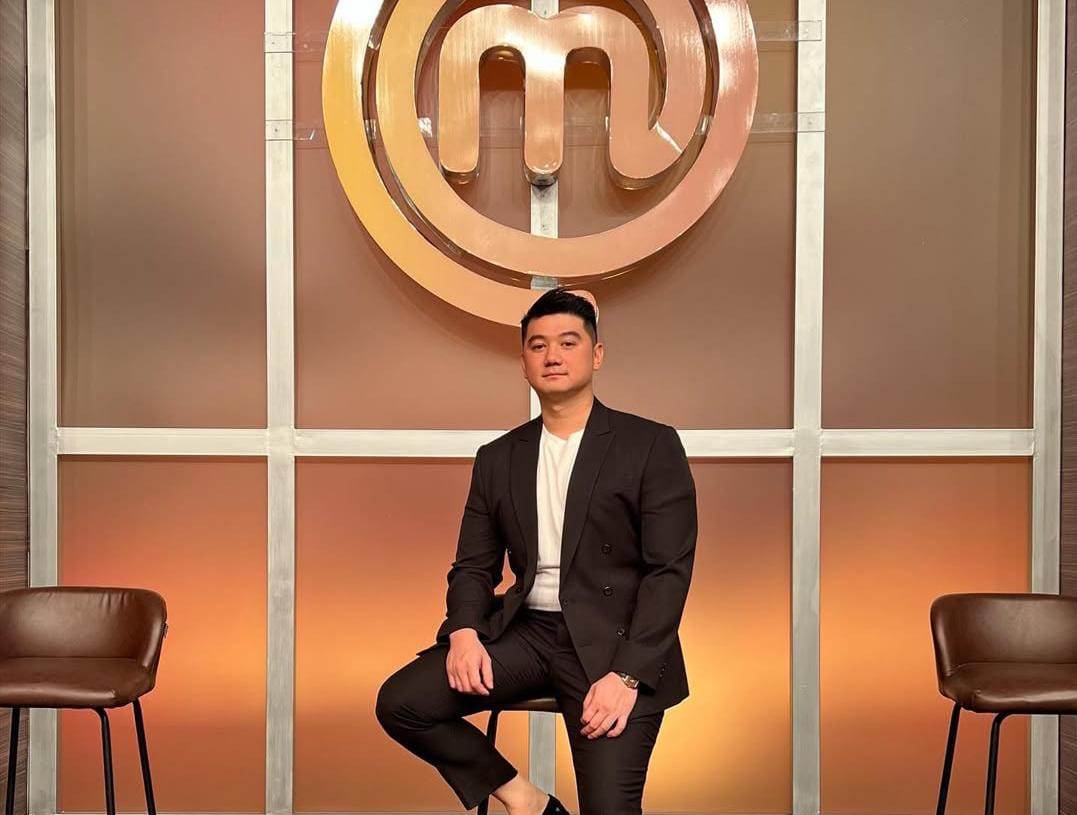 Tampilan chef Arnold ketika masih menjadi juri MasterChef Indonesia