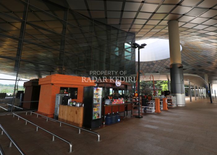 Angkringan di Bandara Dhoho Kediri jadi pemikat pengunjung