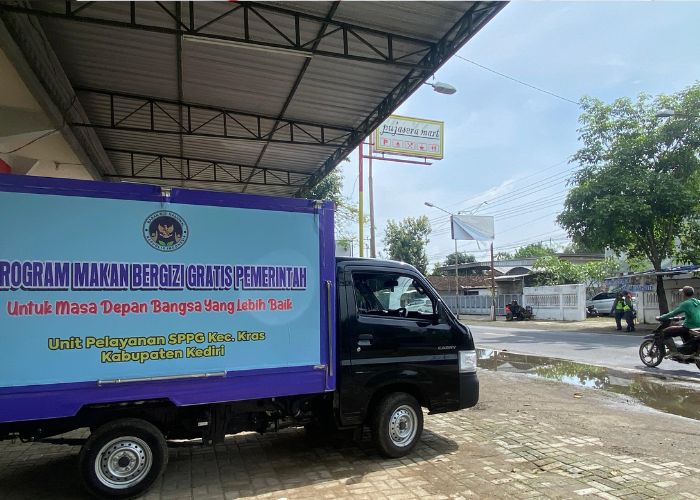 Mobil MBG di Kecamatan Kras siap untuk beroperasi.
