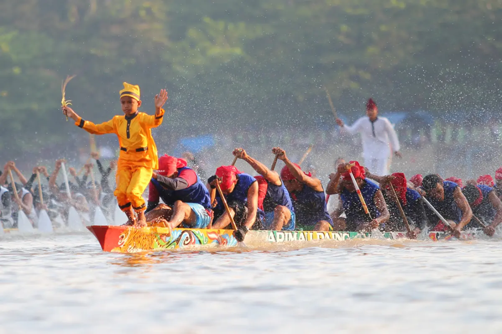 Lomba paju jalur