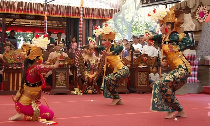 Tari Legong Keraton