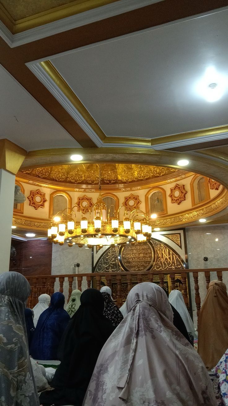 Ilustrasi sholat tarawih di bulan Ramadhan