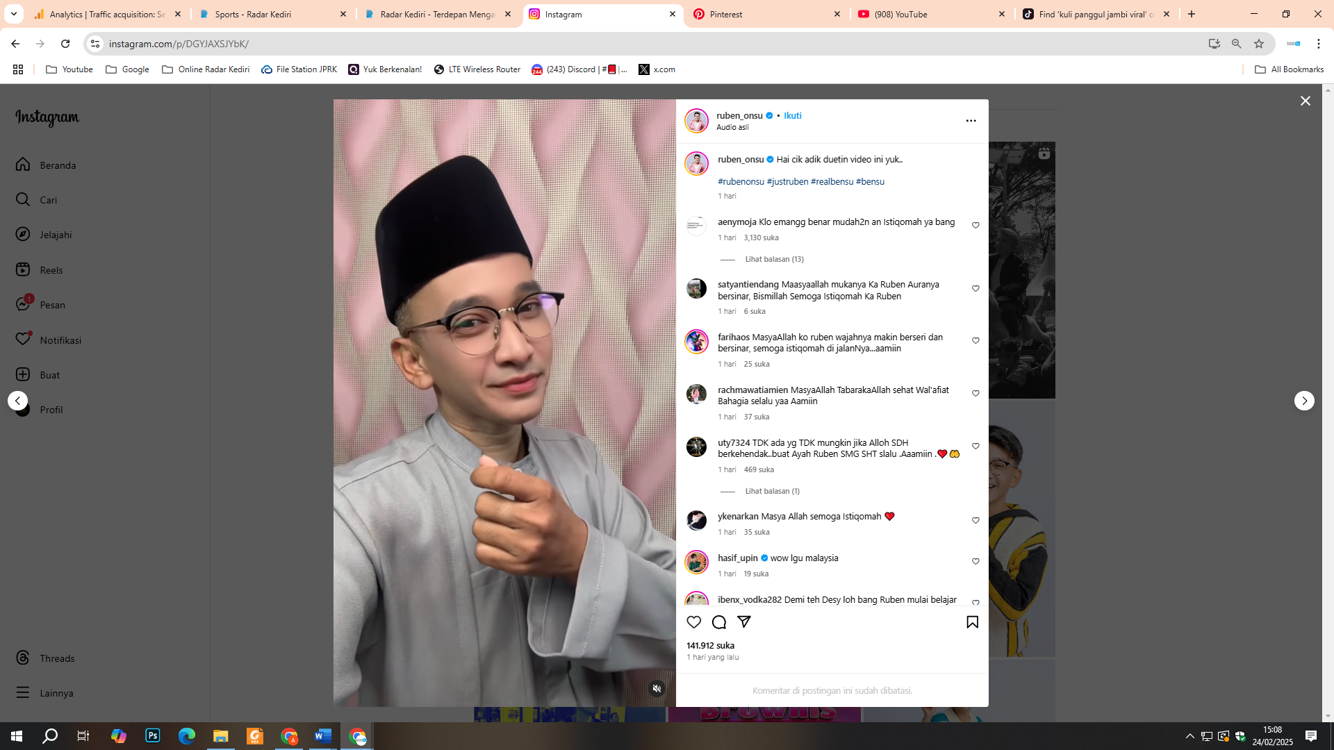 Potret Ruben Onsu Kenakan Peci dan Baju Koko