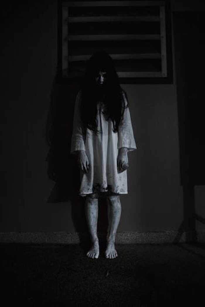 ilustrasi hantu