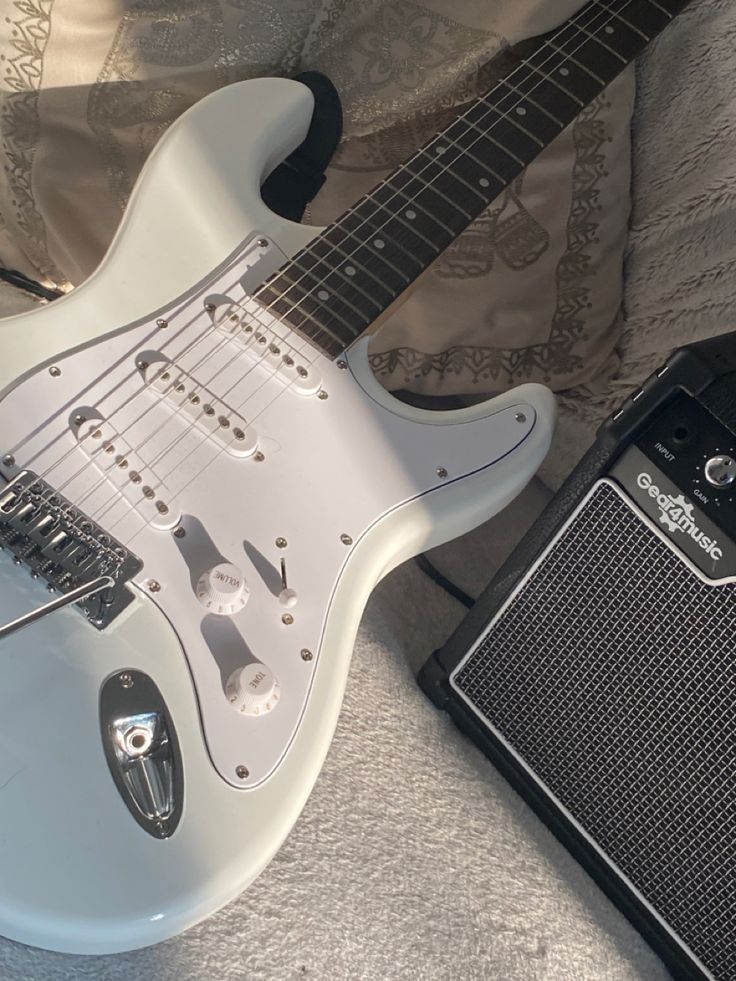 Gitar elektrik berpotensi timbul noise.