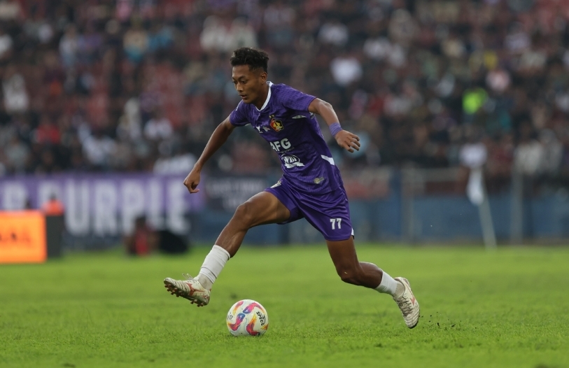 Gelandang Persik Kediri Rifqi Ray.