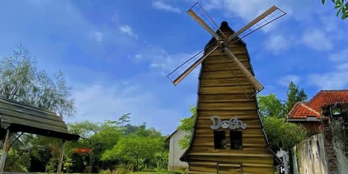 Kincir Angin Besar ala Belanda