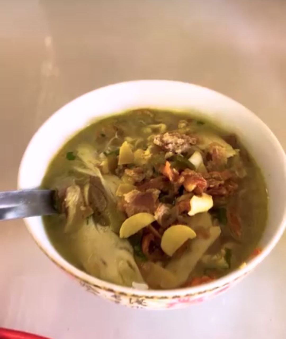 Soto Ayam Branggahan Pak Doko di Kecamatan Ngasem, Kabupaten Kediri.