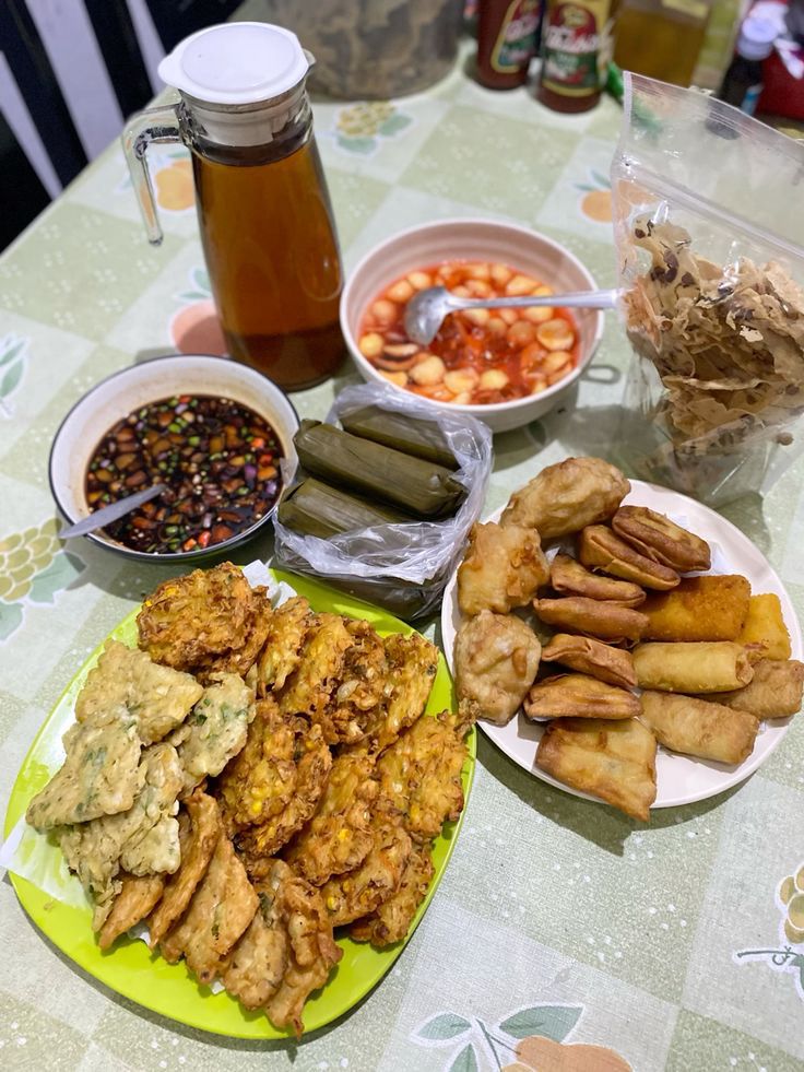 Ilustrasi makanan buka puas