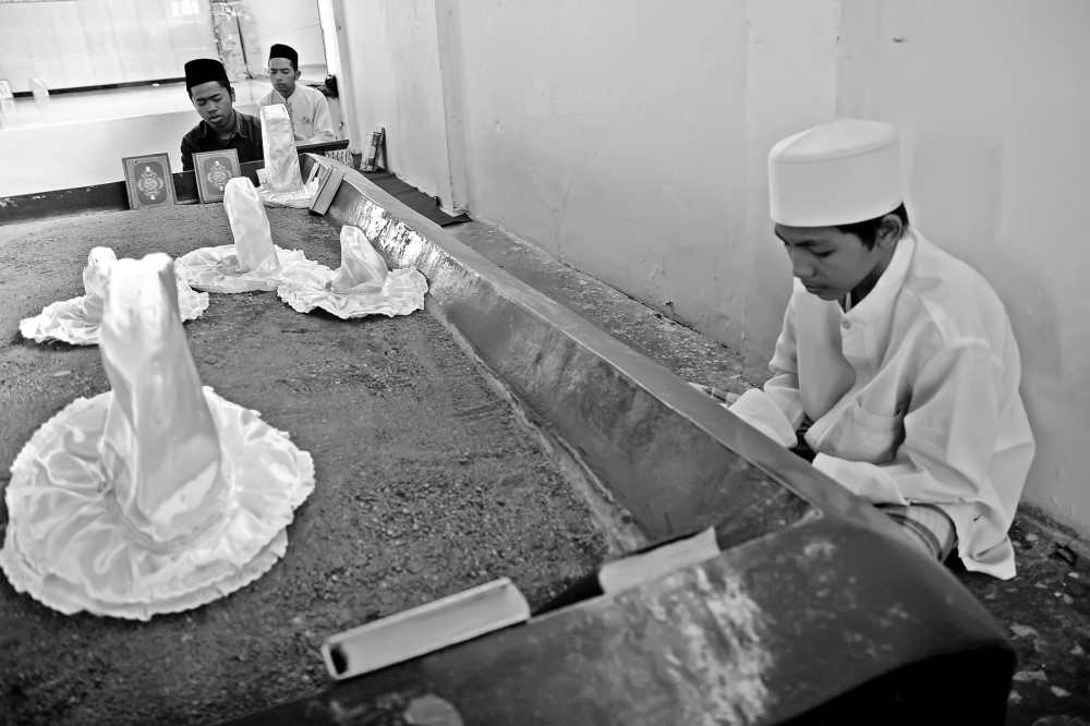 Makam KH Djazuli