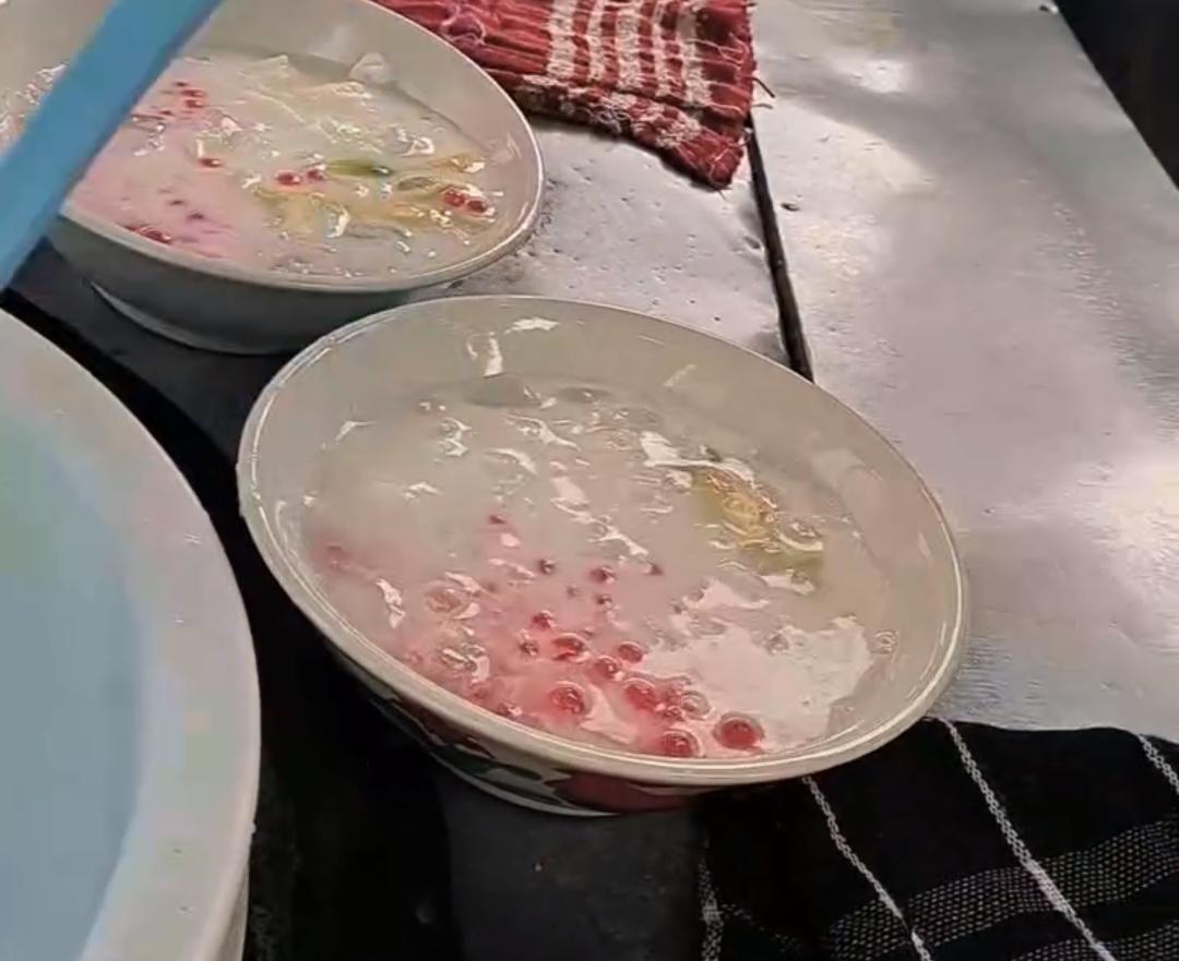 Es oyen asli Bandung bisa jadi pelega rasa haus.
