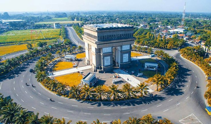 Simpang Lima Gumul Kediri