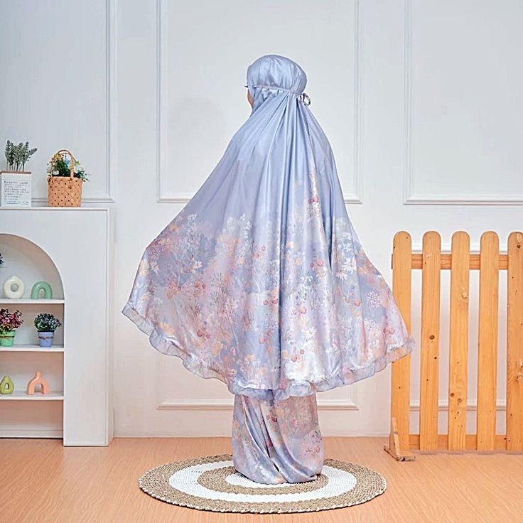 Mukena yang tetap terlihat fashionable tanpa meninggalkan syariat (id.pinterest.com)