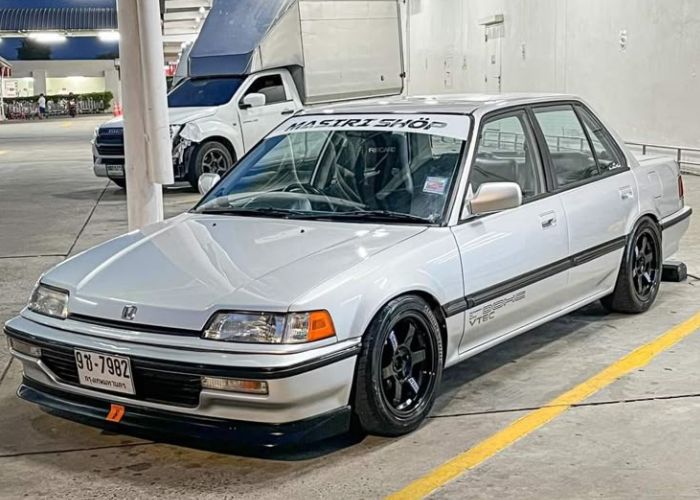 Mobil sedan dengan harga Rp 30 jutaan.