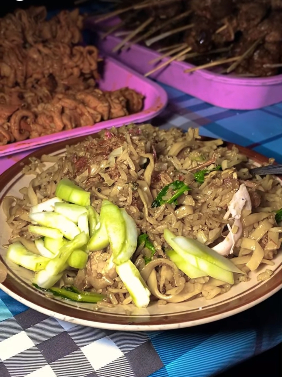 Satu porsi nasi goreng anglo Pak Eko di Kota Kediri.