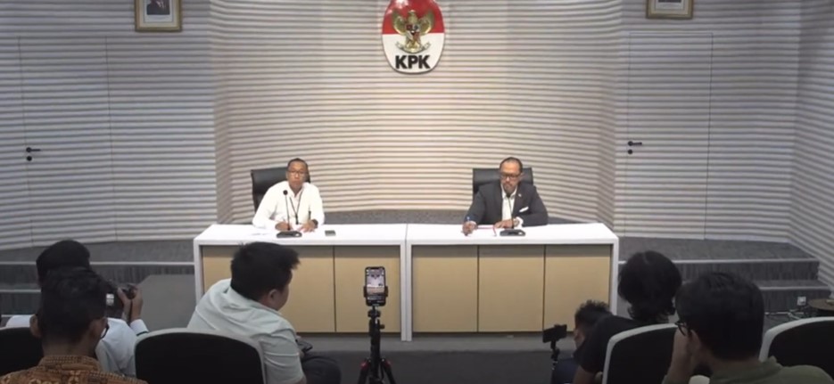 Konferensi Pers di gedung KPK terkait kasus korupsi oleh LPEI dan penetapan lima tersangka dalam kasus tersebut.