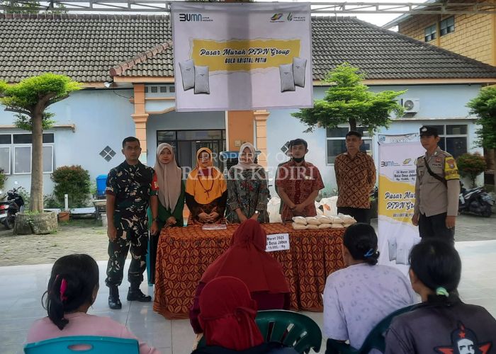 Jajaran PG Meritjan menggelar gerakan pangan murah.